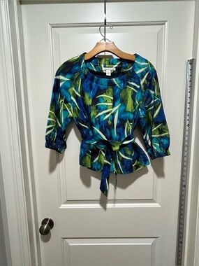 Kenneth Cole women’s size 4P Blue & Green Patterned Jacket/Blazer with belt